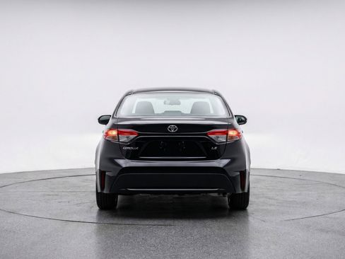 Used 2025 Toyota Corolla LE FWD image 7