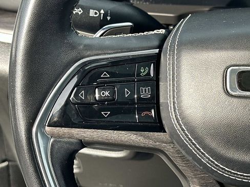 Used 2022 Jeep Grand Cherokee Overland w/ Luxury Tech Group IV image 17