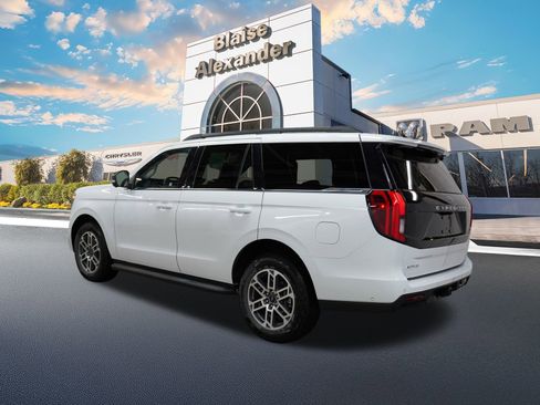 Used 2025 Ford Expedition Active image 11