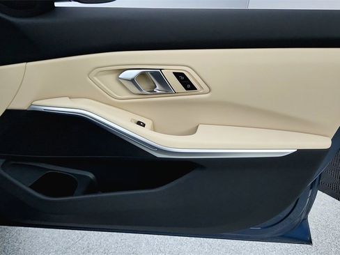 Used 2025 BMW 330i xDrive Sedan w/ Convenience Package image 27