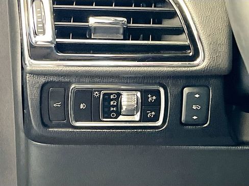 Used 2024 Lincoln Navigator Reserve AWD/4WD image 10