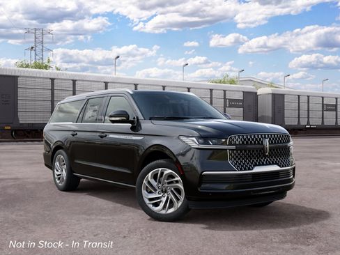 New 2027 Lincoln Navigator L Reserve AWD/4WD image 4