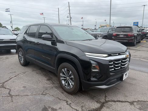 Used 2025 Chevrolet Equinox LT FWD image 1