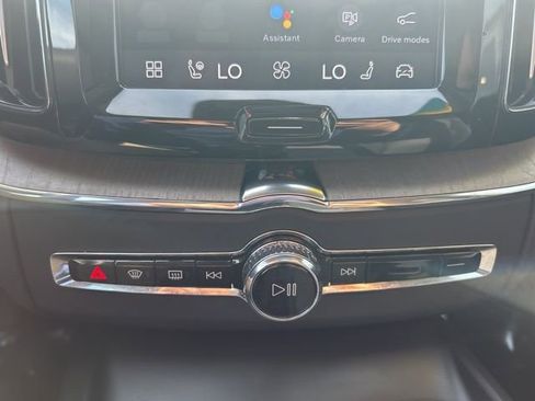 Certified 2025 Volvo XC60 B5 Plus image 25