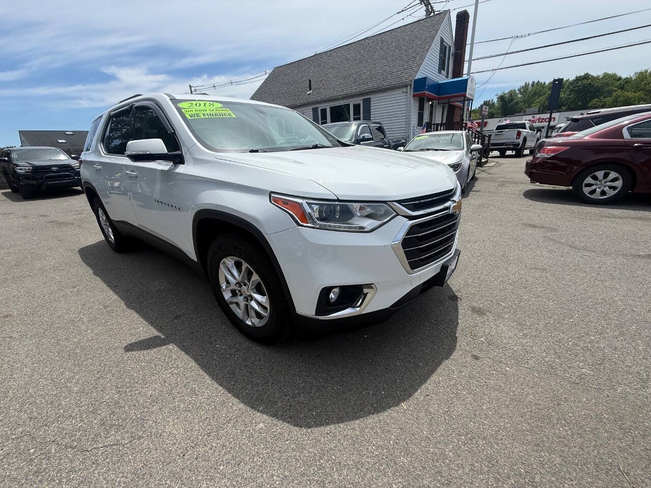 Used 2018 Chevrolet Traverse LT w/ LPO, Floor Liner Package AWD/4WD image 1