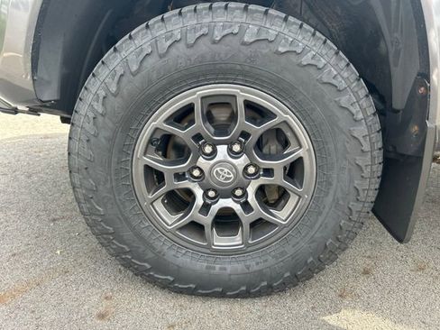 Used 2018 Toyota Tacoma SR5 image 27