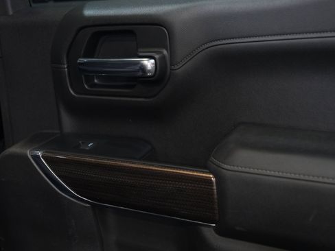 Used 2021 Chevrolet Silverado 1500 LT Trail Boss w/ Convenience Package II image 28