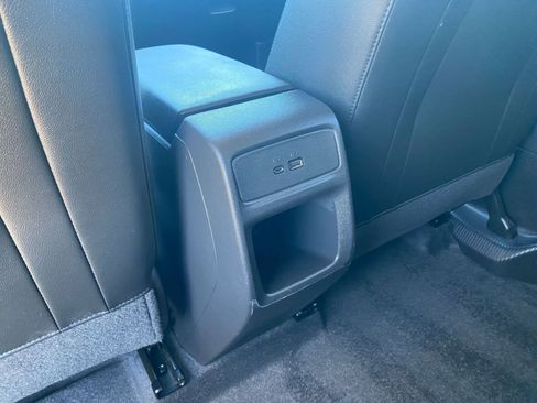 Used 2025 Chevrolet Trax LT image 30