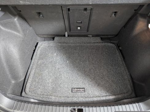 Used 2022 Volkswagen Taos SE FWD image 21