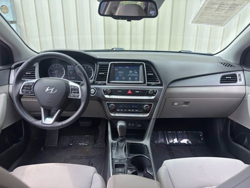 Used 2019 Hyundai Sonata SEL w/ Tech Package 02 FWD image 11