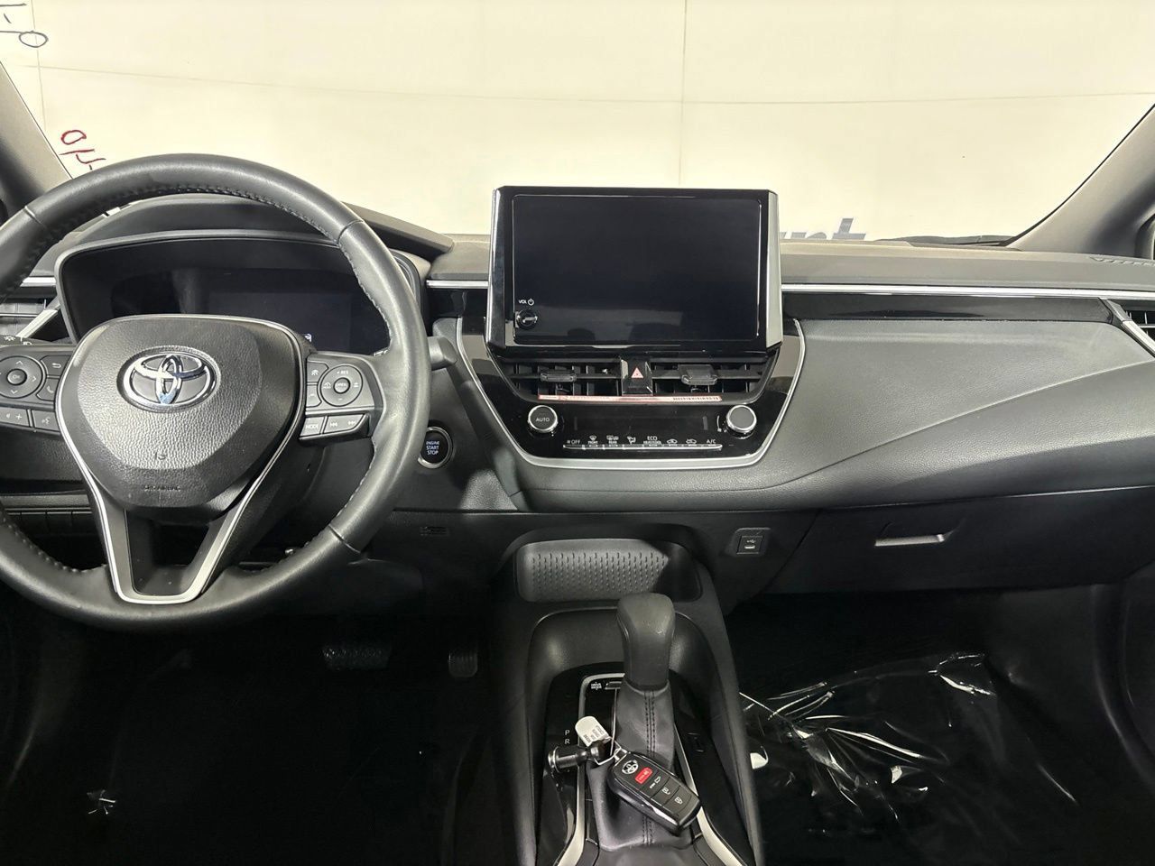 Used 2026 Toyota Corolla SE FWD image 24