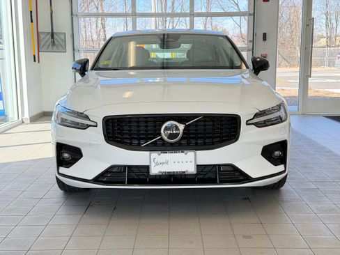 Certified 2025 Volvo S60 B5 Core AWD/4WD image 3