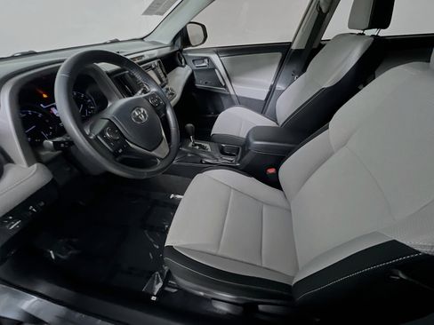 Used 2018 Toyota RAV4 XLE image 15