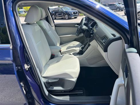 Certified 2024 Volkswagen Tiguan SE w/ Panoramic Sunroof Package FWD image 38
