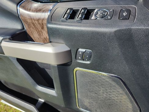 Used 2018 Ford F250 Lariat w/ Chrome Package AWD/4WD image 24