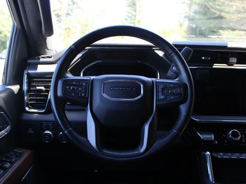 Used 2025 GMC Sierra 3500 Denali Ultimate AWD/4WD image 17
