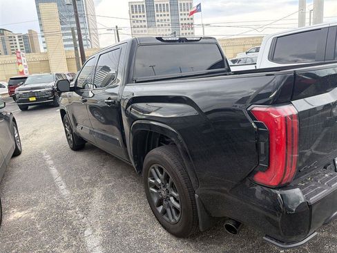Used 2025 Toyota Tundra Platinum AWD/4WD image 4