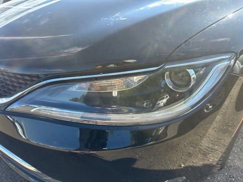 Used 2015 Chrysler 200 Limited w/ Convenience Group FWD image 10