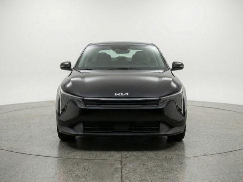 Used 2025 Kia K4 FWD image 2