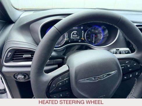 New 2026 Chrysler Pacifica Select AWD/4WD image 18