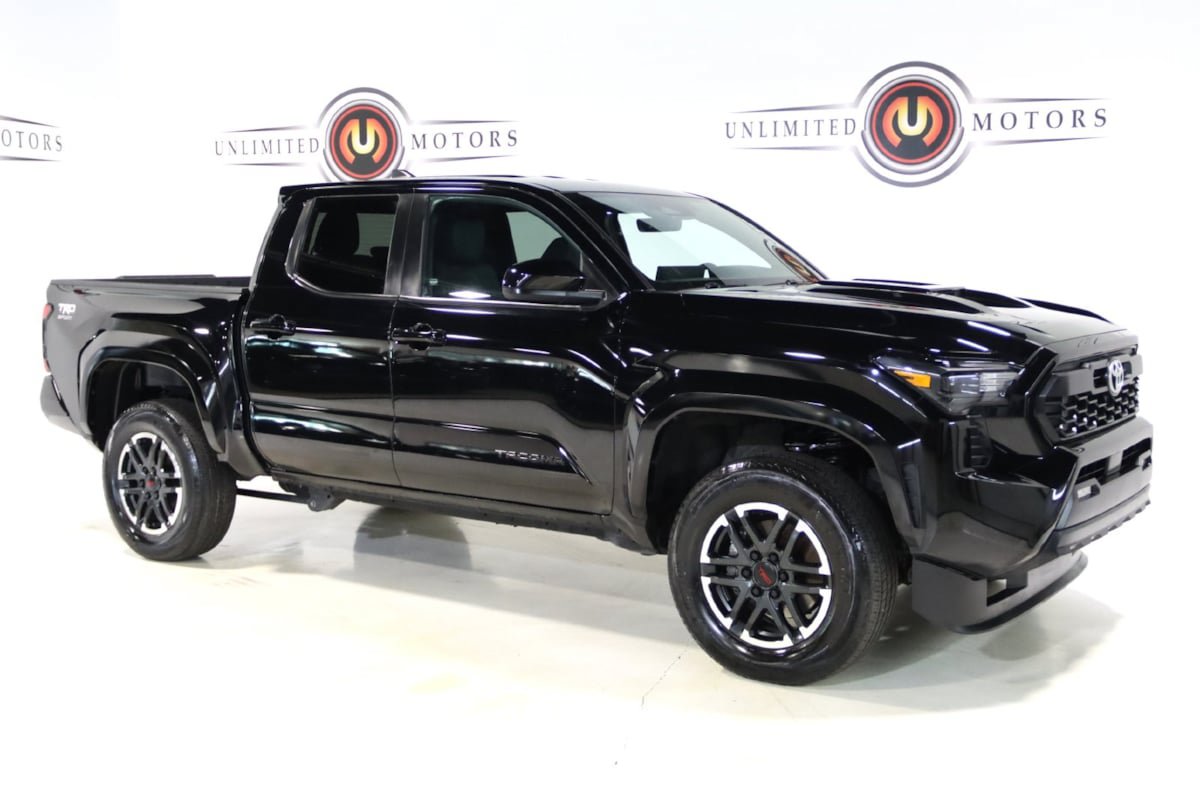 Used 2024 Toyota Tacoma TRD Sport AWD/4WD image 6