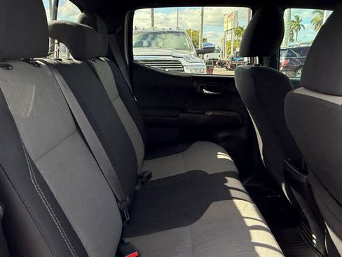 Used 2020 Toyota Tacoma TRD Sport image 21
