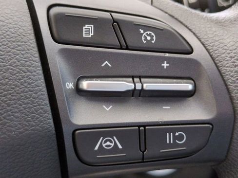 Used 2022 Hyundai Kona SEL AWD/4WD image 38