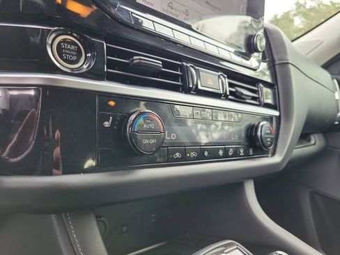 Used 2023 Nissan Pathfinder SL w/ SL Premium Package image 20