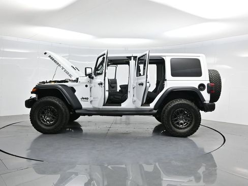Used 2022 Jeep Wrangler Unlimited Sport image 53