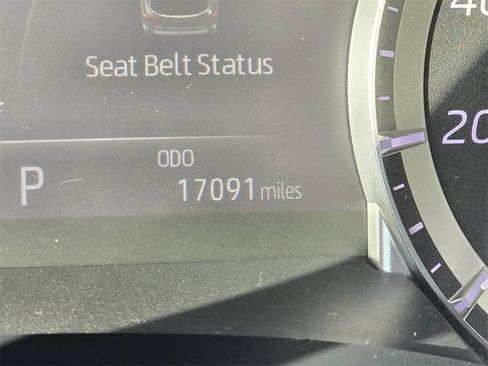 Certified 2022 Toyota Highlander XLE image 25