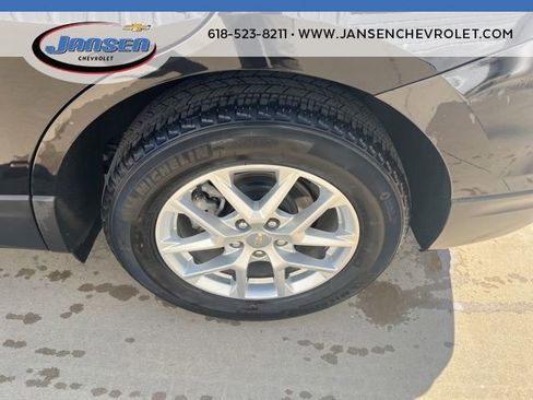 Used 2024 Chevrolet Equinox LT w/ LPO, Floor Liner Package FWD image 7