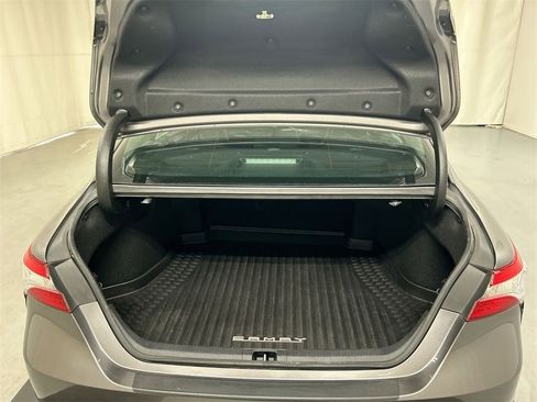 Used 2020 Toyota Camry image 22