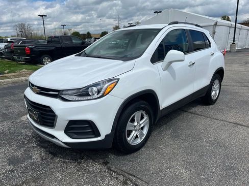 Used 2017 Chevrolet Trax LT w/ Driver Confidence Package AWD/4WD image 3