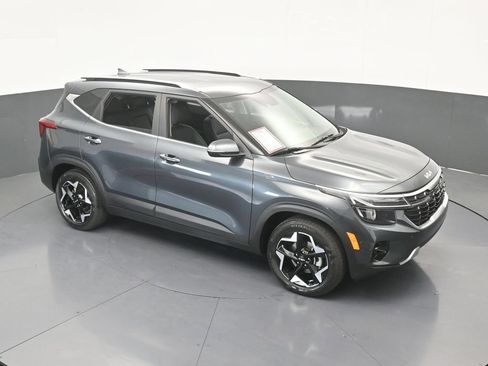 Used 2024 Kia Seltos EX FWD image 54