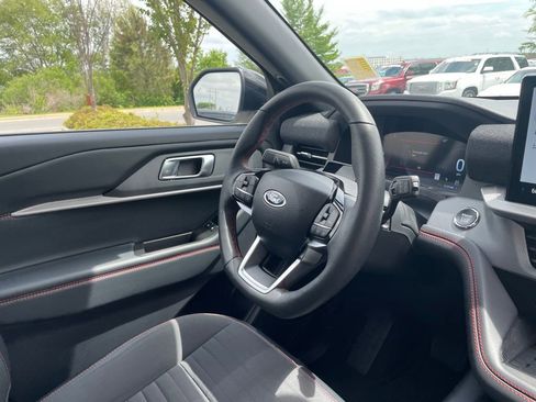 Used 2025 Ford Explorer ST-Line w/ Premium Package AWD/4WD image 28