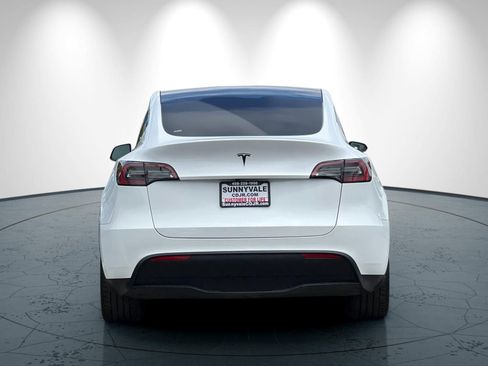 Used 2023 Tesla Model Y Long Range AWD/4WD image 5