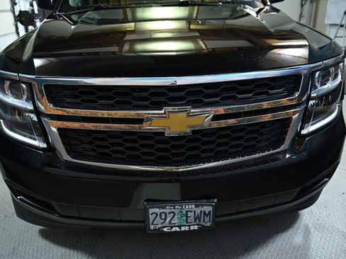 Used 2018 Chevrolet Suburban LT image 15