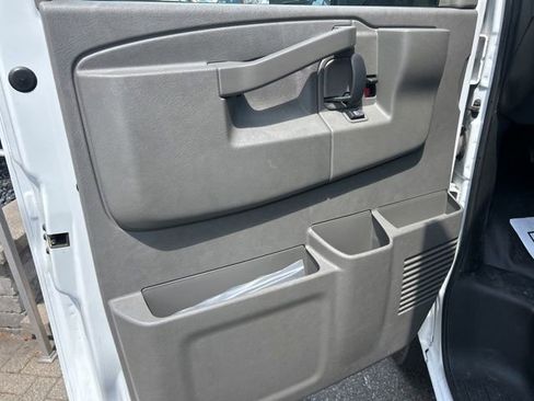 New 2024 GMC Savana 3500 w/ Power Convenience Package RWD image 8