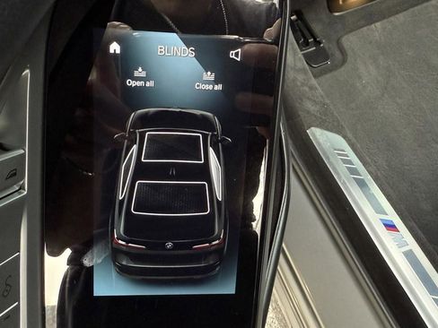 Used 2023 BMW 760i xDrive w/ Executive Package image 32