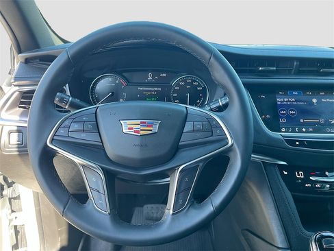 Used 2024 Cadillac XT5 Luxury w/ LPO, Floor Liner Package image 11