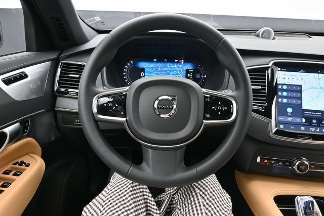Used 2023 Volvo XC90 T8 Ultimate AWD/4WD image 24