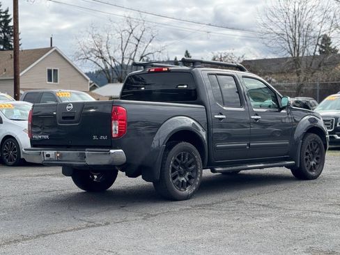 Used 2011 Nissan Frontier SL w/ Moonroof Pkg image 4