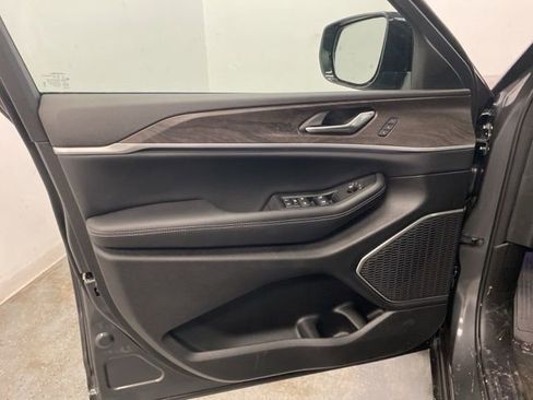 New 2026 Jeep Grand Cherokee Limited w/ Limited Altitude Package image 22