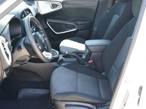 Certified 2024 Kia Soul LX w/ Option Group 015 FWD image 9