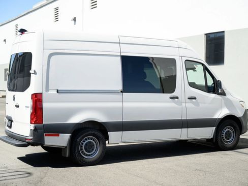 Used 2021 Mercedes-Benz Sprinter 2500 image 17