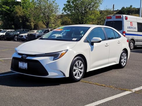 Used 2024 Toyota Corolla LE FWD image 10
