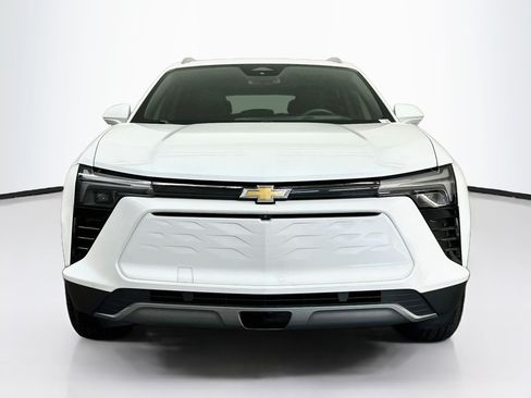 Used 2024 Chevrolet Blazer EV LT AWD/4WD image 2