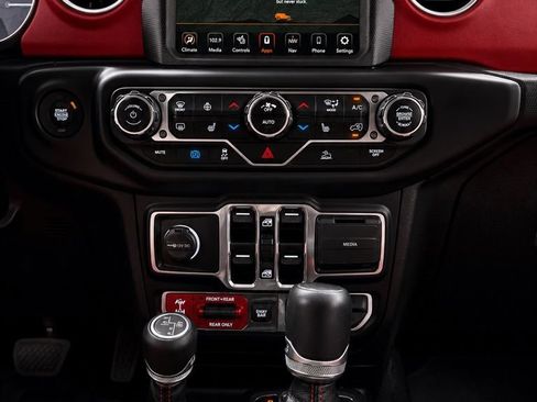 Used 2023 Jeep Wrangler Unlimited Rubicon 4xe AWD/4WD image 27