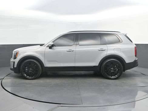 Used 2022 Kia Telluride SX w/ SX Prestige Package AWD/4WD image 2