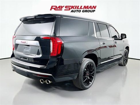 Used 2024 GMC Yukon XL Denali w/ Advanced Technology Package image 7